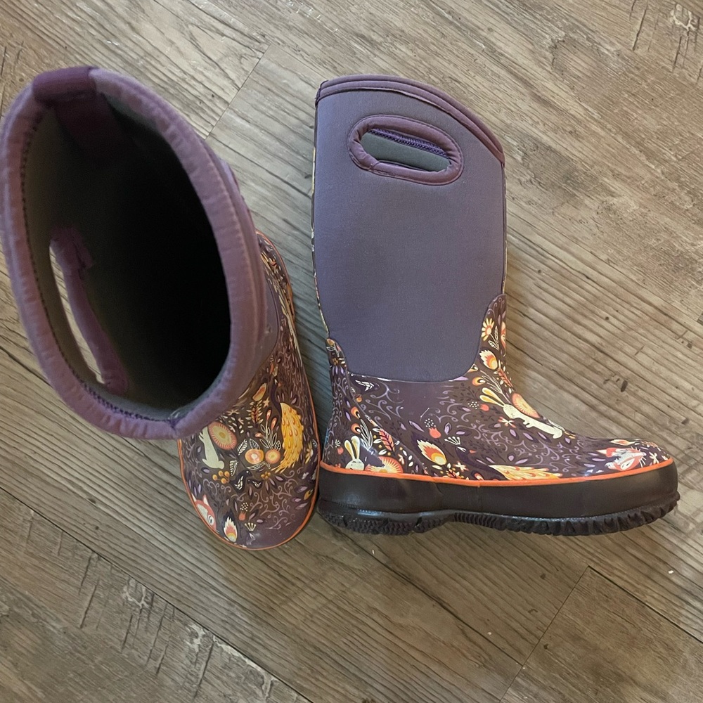 Girls bogs size 13